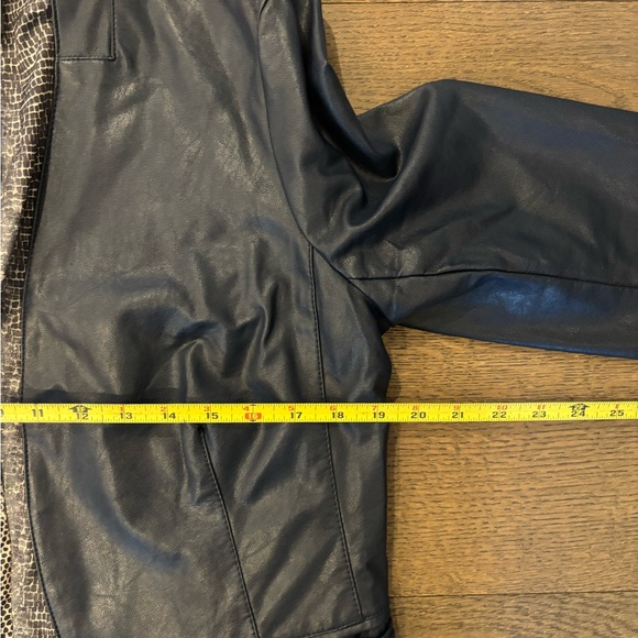 Women’s large Bagatelle blue leather jacket - Picture 3 of 5